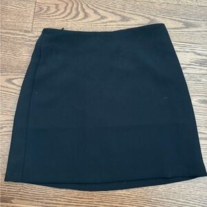 Aritzia Classic Black Mini Skirt - Crepette